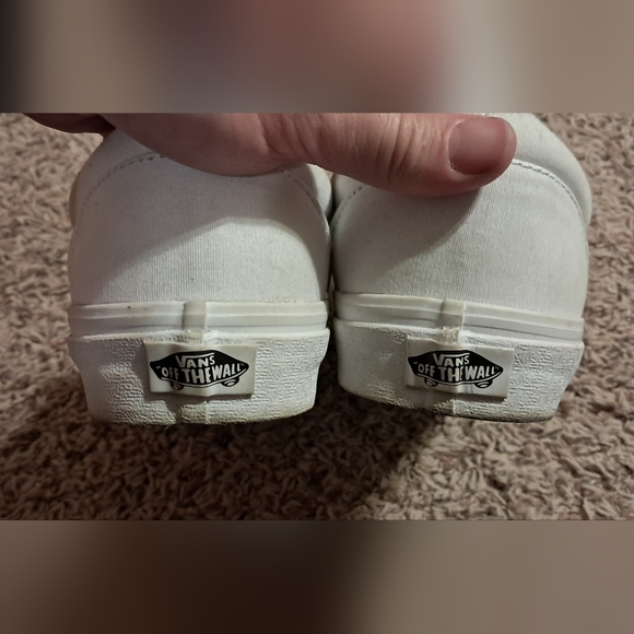 Vans - Picture 5 of 7